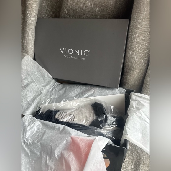 VIONIC VIVA FAUX FUR CASUAL STRAP SANDALS Size 11 $79.95 - Picture 10 of 10